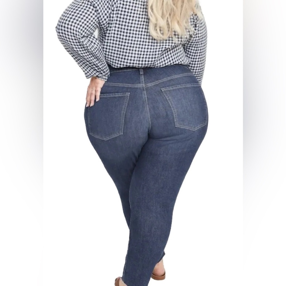 Old Navy- Curvy High-Waisted Button-Fly O.G. Jeans- Women’s Size: 28- NEW!!